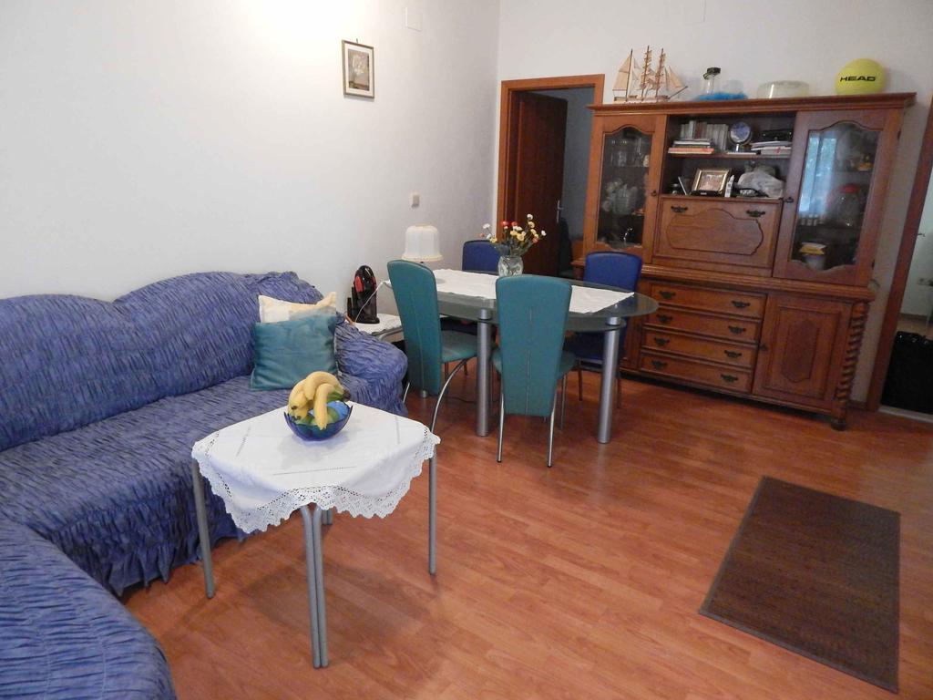 Apartment Lara Makarska Bilik gambar