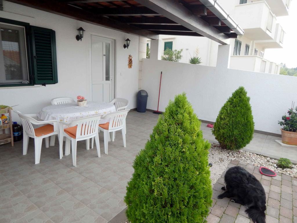 Apartment Lara Makarska Bilik gambar